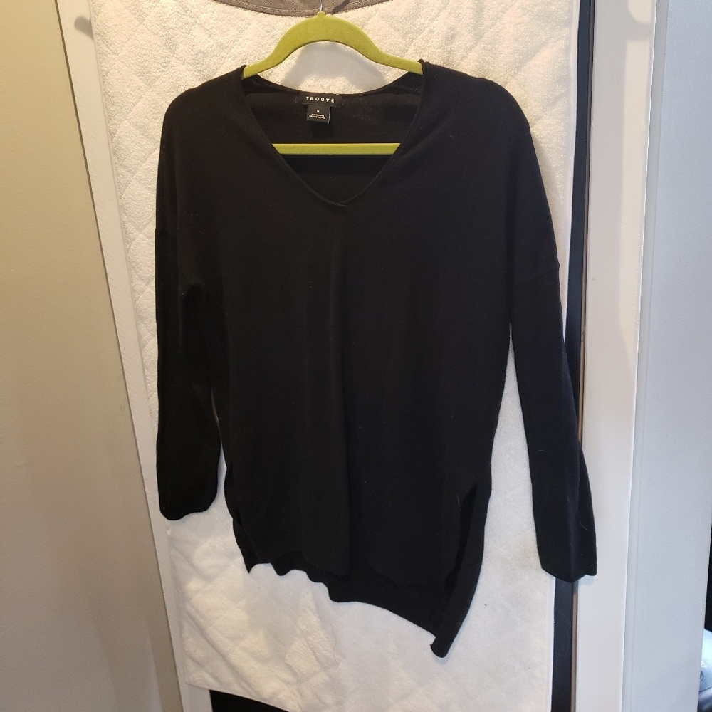 Vneck black sweater with side slits